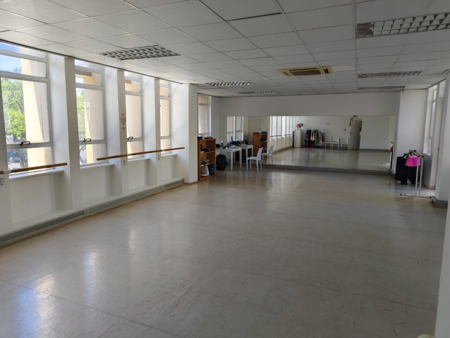 Commercial Property for Sale in Lemoenkloof Western Cape